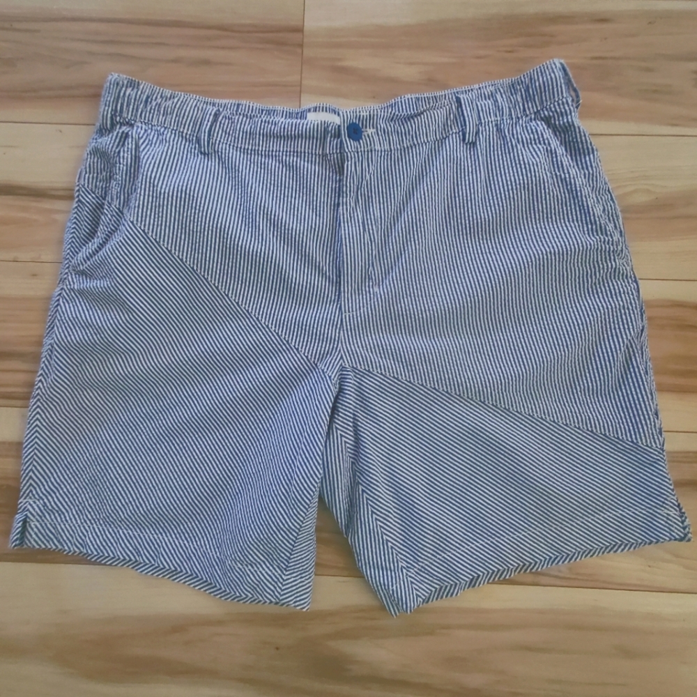 Free Assembly Mens XL Blue/White Striped Seersucker shorts
